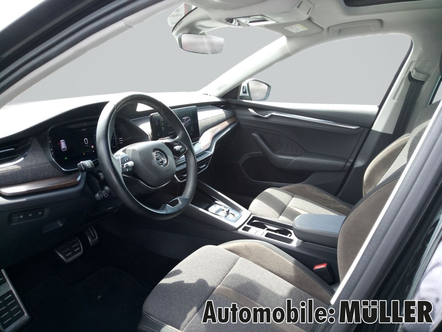 Skoda Octavia Combi Scout 2.0 TDI - Samsaru's Car Outlet