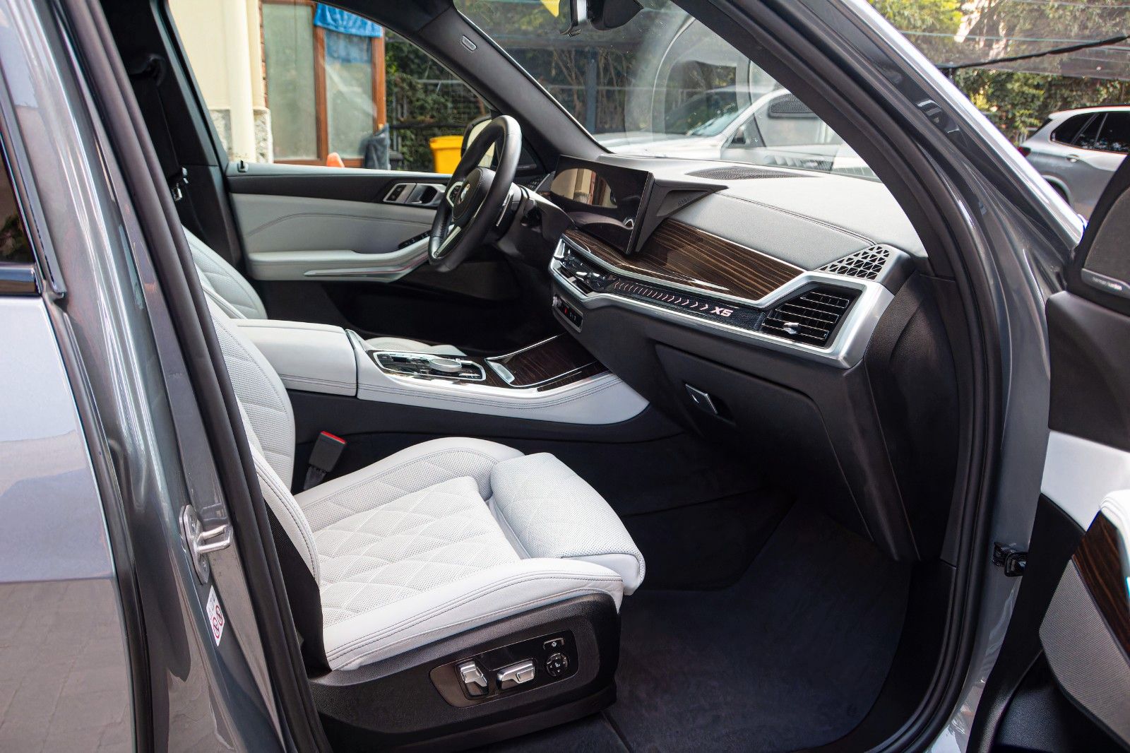 BMW X5 30d M SPORT.LUFTF.SOFTCL.PANO.AHK.360.3 STÜCK