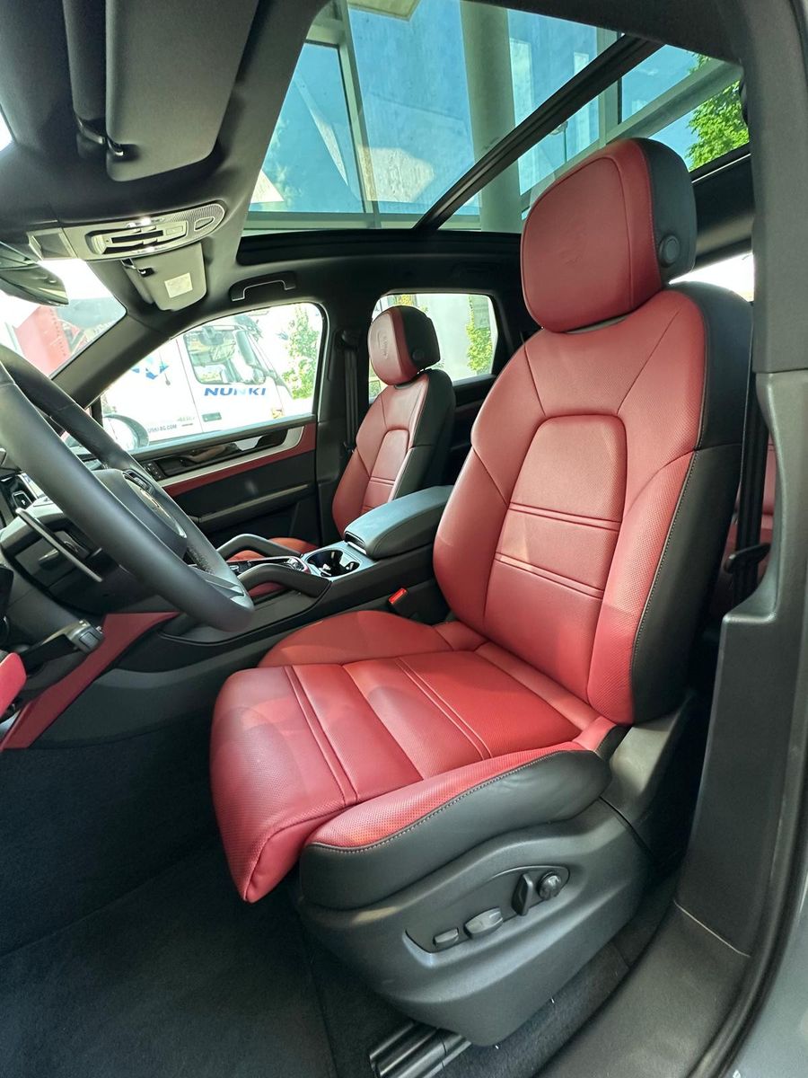 Porsche Cayenne Facelift -19%/gr-rot/Pan/Mtx/ACC/14W/21