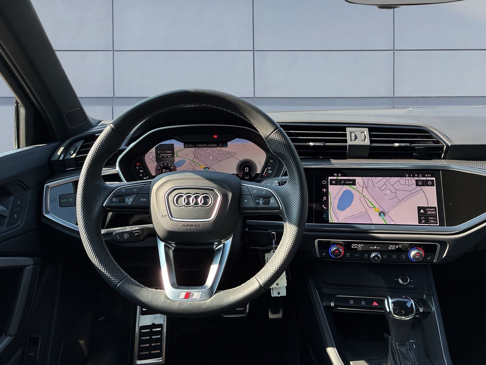 Audi Q3 40 TFSI quattro S line - Samsaru's Car Outlet