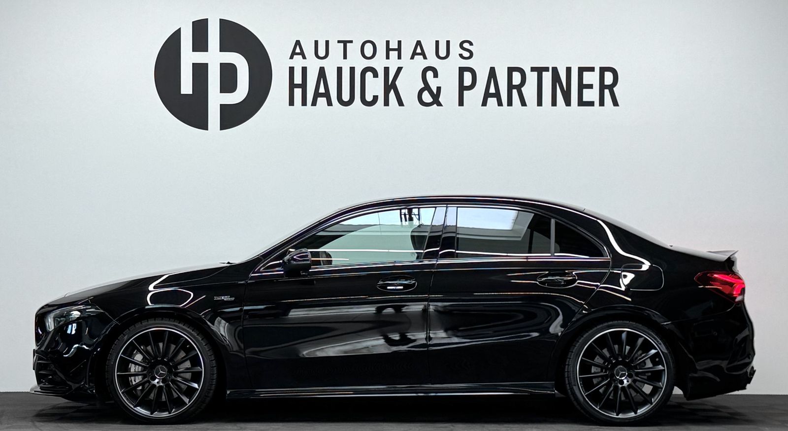 Mercedes-Benz A 35 AMG 4M - Samsaru's Car Outlet