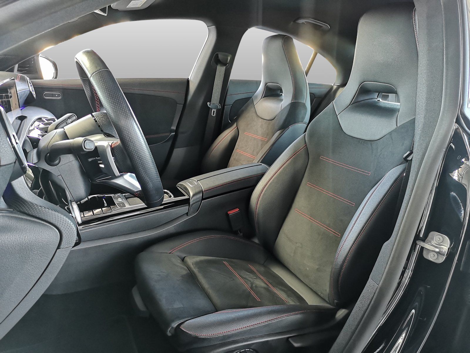 Mercedes-Benz CLA 180 Coupé AMG Line - Samsaru's Car Outlet