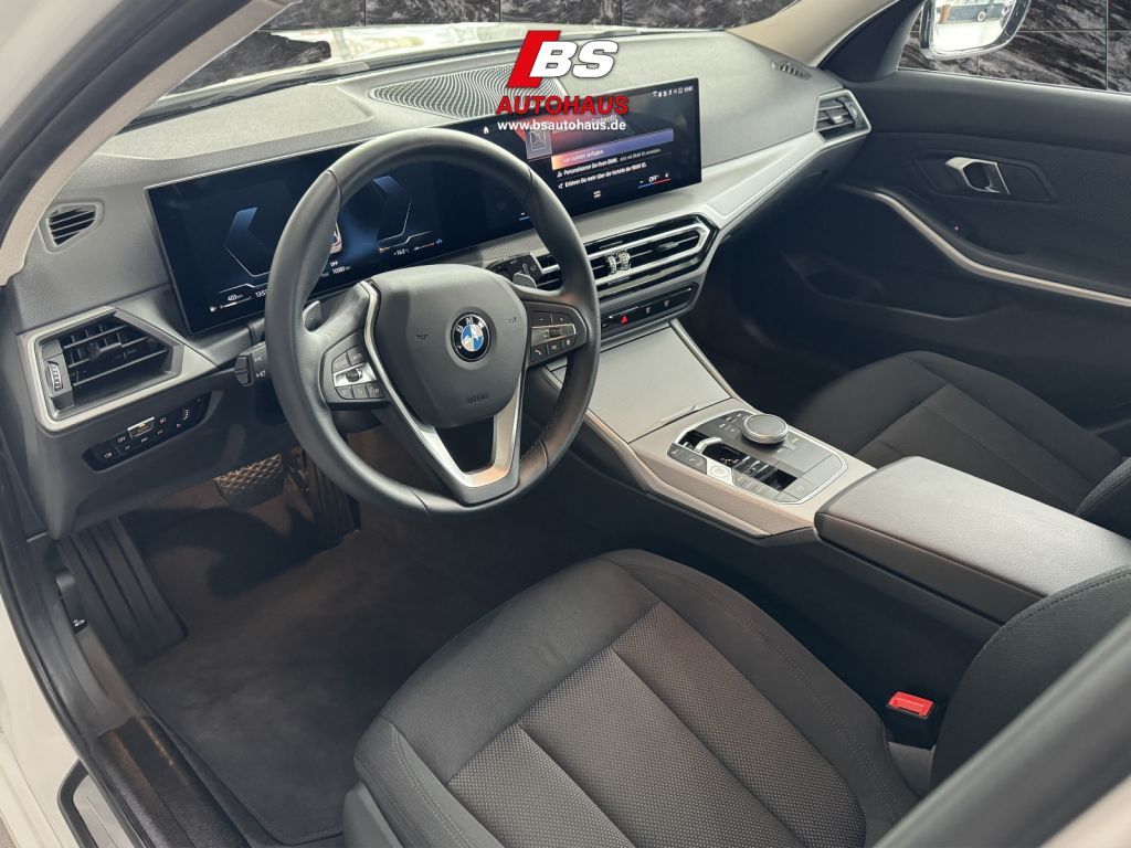 BMW 320i Touring Aut. - Samsaru's Car Outlet