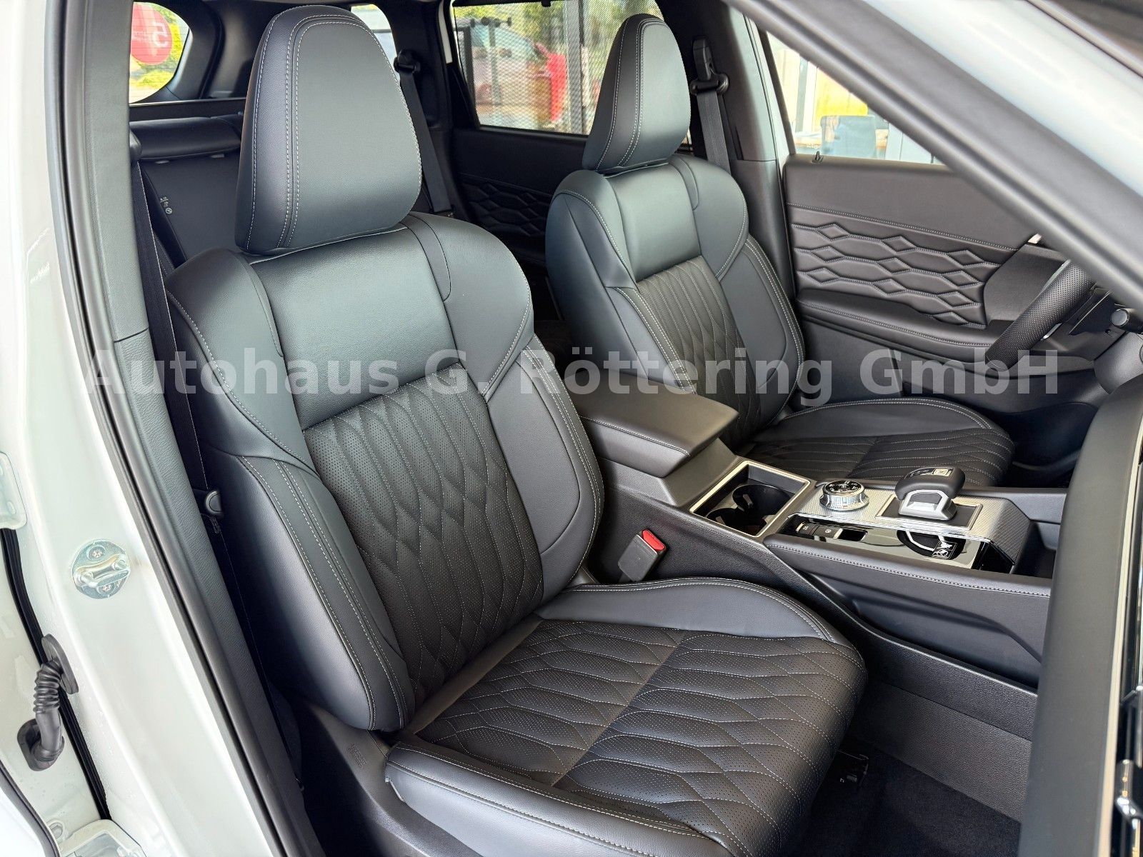 Mitsubishi Outlander Top 4WD PHEV Leder LED 4xSHZ 360° HUD