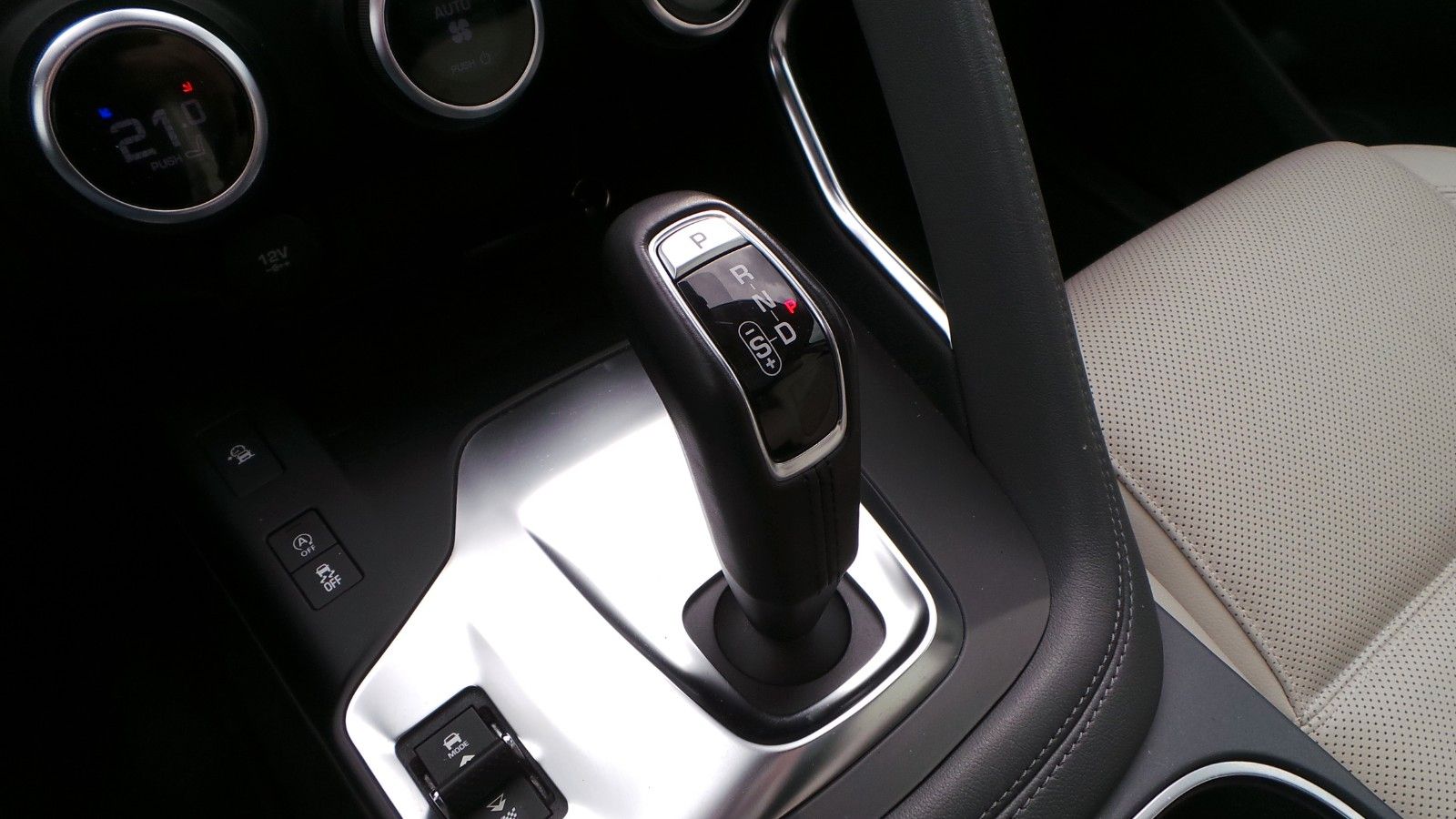 Jaguar E-Pace S AWD STANDHEIZ PANORAMA EL. HECKKLAPPE