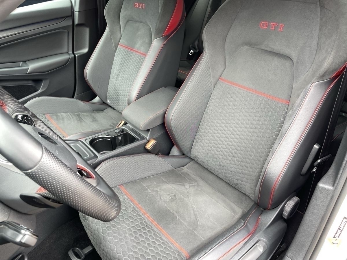 Volkswagen Golf GTI Clubsport 2.0 TSI DSG - Samsaru's Car Outlet