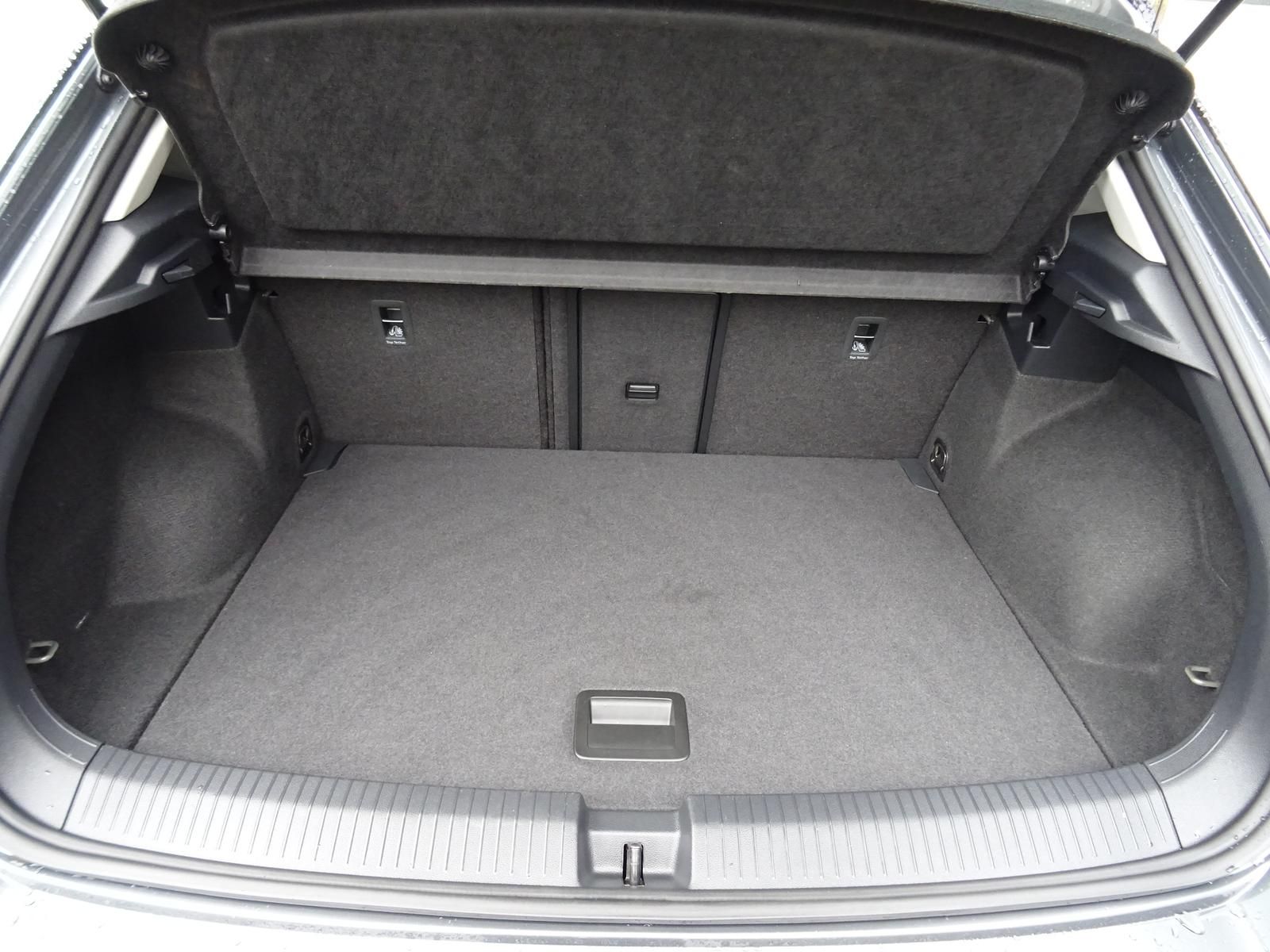 Volkswagen T-Roc 1.5 TSI ACT DSG Life - Samsaru's Car Outlet