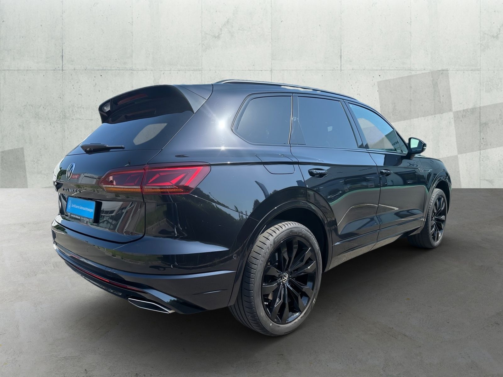 Volkswagen Touareg 3.0 V6 TDI DSG 4M R-LINE BLACK - Samsaru's Car Outlet
