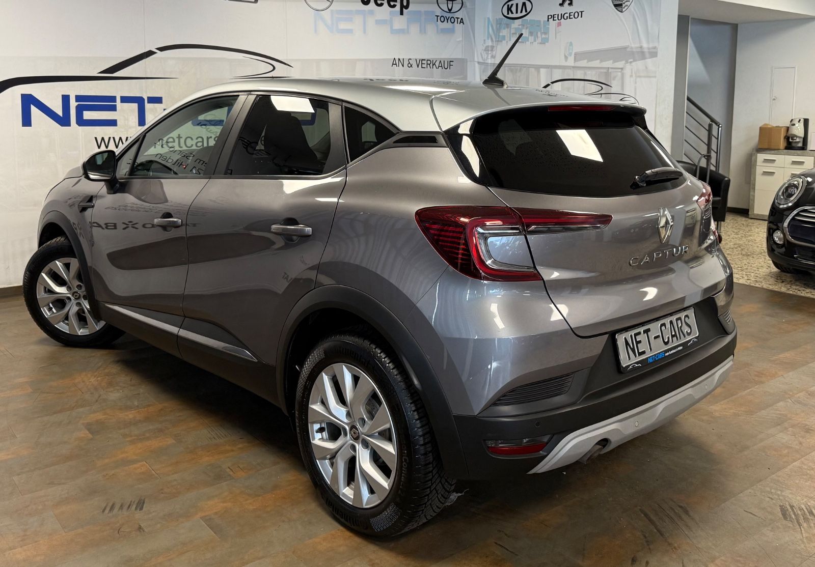 Renault Captur TCe 130 EDC Experience - Samsaru's Car Outlet