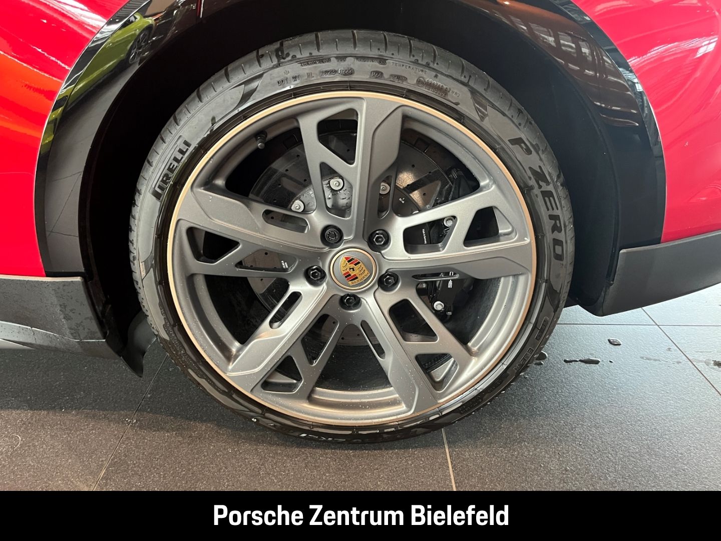 Porsche Taycan Turbo S Cross Turismo Karminrot BOSE LED