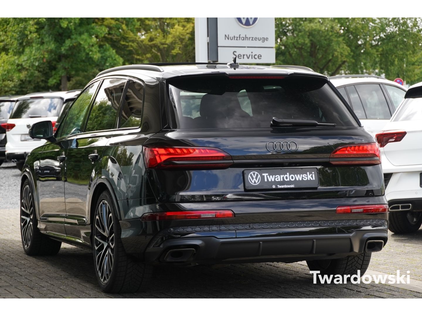 Audi Q7 S line 7-Sitzer Pano AHK Raute B&O 360° STHZ