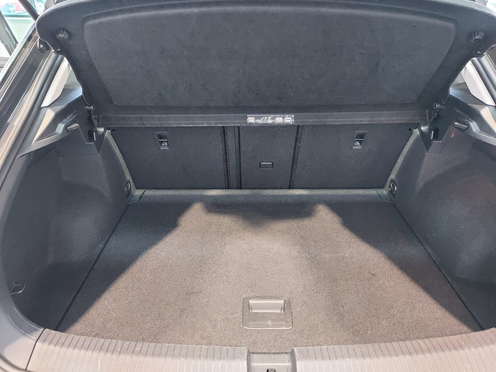 Volkswagen T-Roc 1.0 TSI Style - Samsaru's Car Outlet