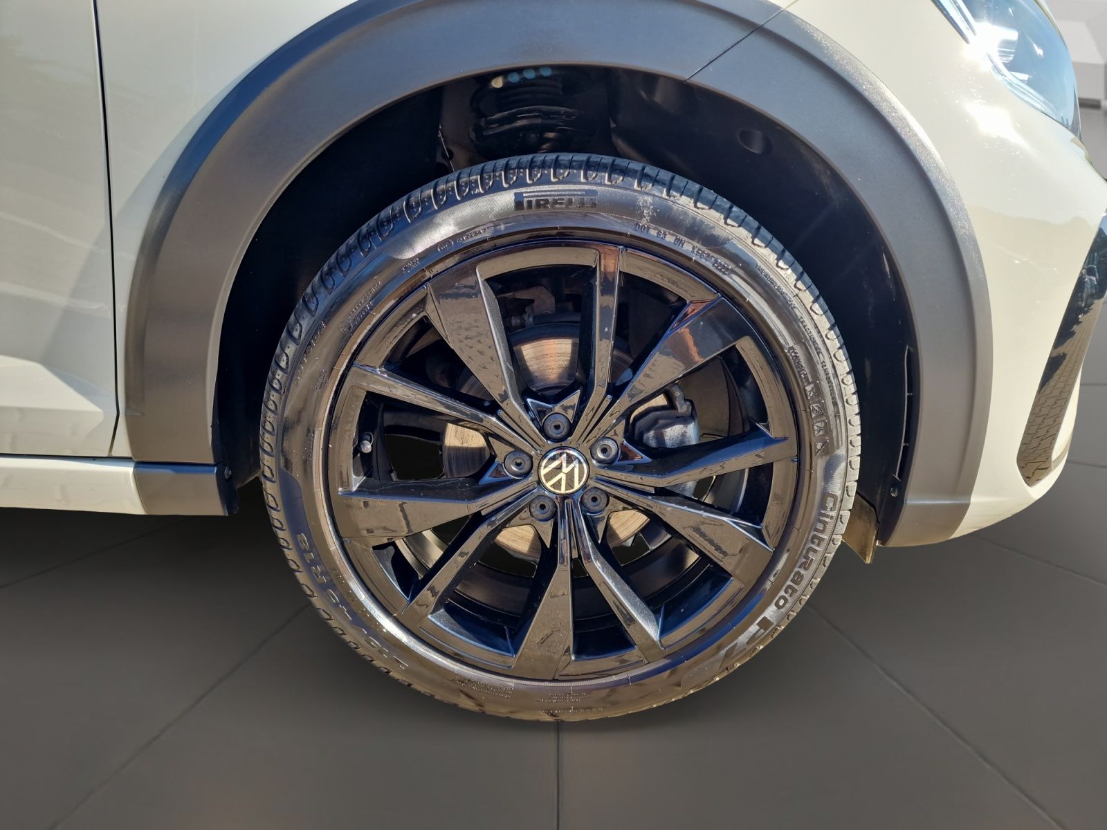 Volkswagen Taigo 1.0 TSI R-Line - Samsaru's Car Outlet