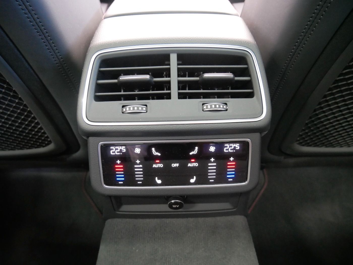 Audi RS 6 Avant tiptr. KERAMIK MATRIX AHK PANO HEAD-U