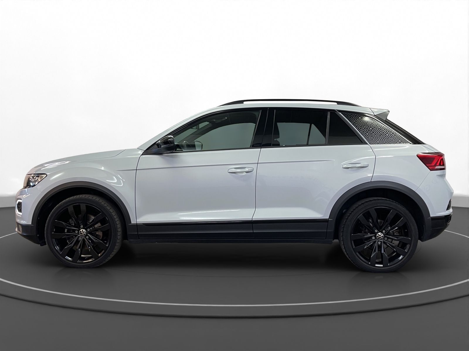 Volkswagen T-Roc 1.5 TSI Sport - Samsaru's Car Outlet