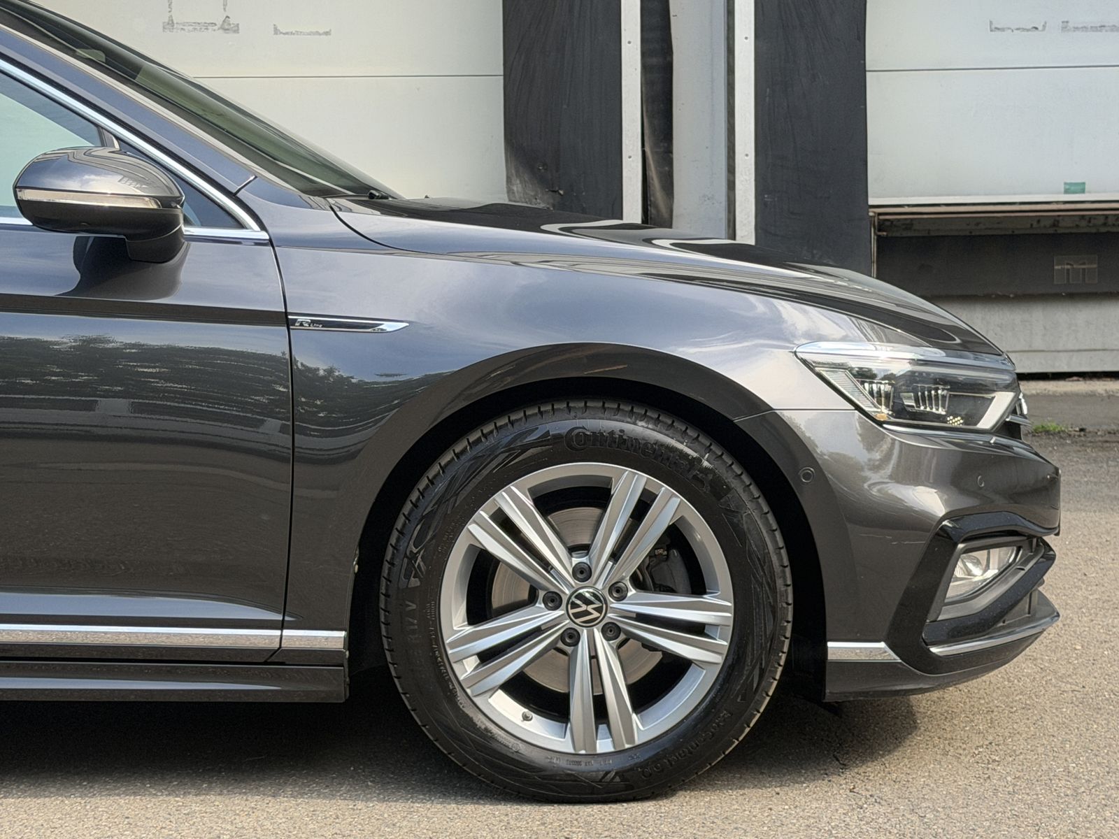 Volkswagen Passat R-Line LED Virtual Pano Massage H&K AHK