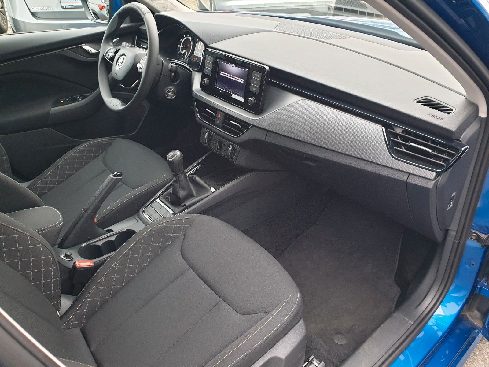 Skoda Kamiq Ambition - Samsaru's Car Outlet