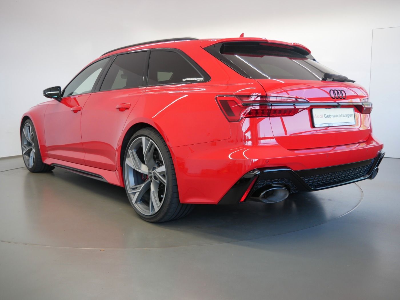 Audi RS 6 Avant tiptr. KERAMIK MATRIX AHK PANO HEAD-U
