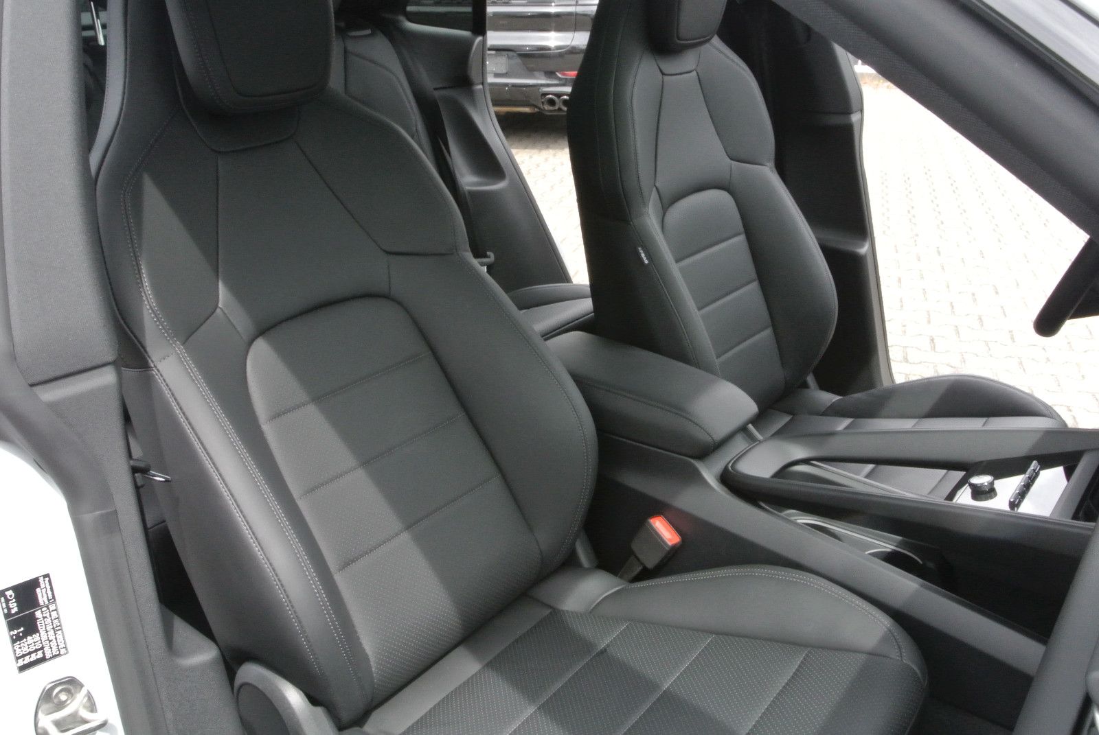 Porsche Macan E - Samsaru's Car Outlet