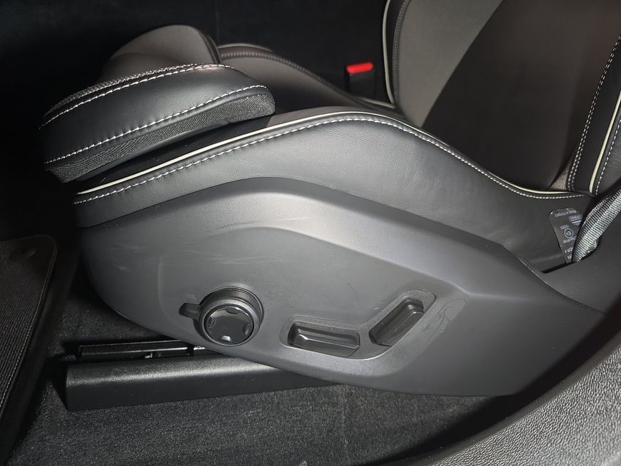 Volvo XC60 T8 AWD Recharge Geartronic R-Design