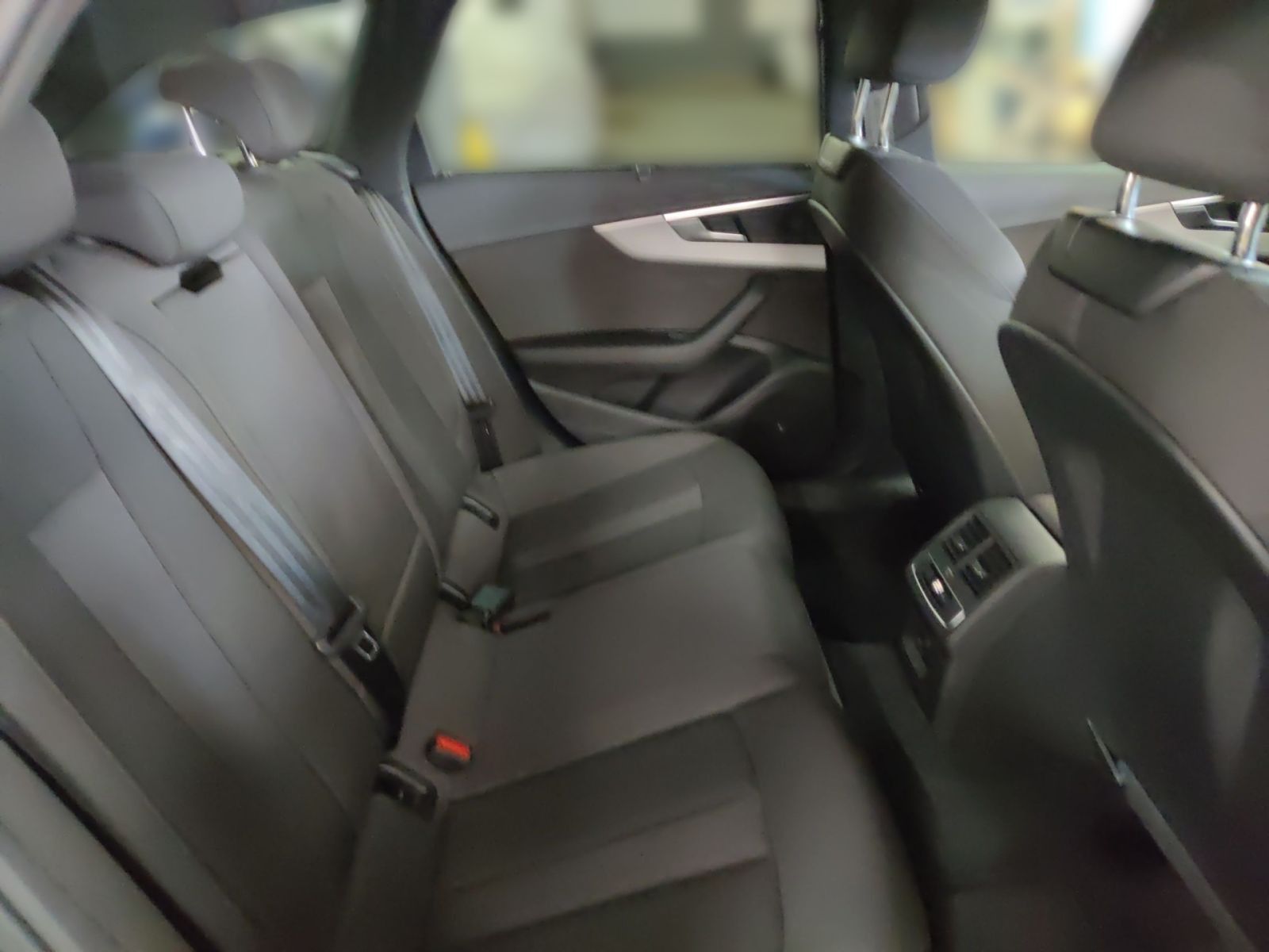 Audi A4 Avant 40 TDI s-line Competition - Samsaru's Car Outlet