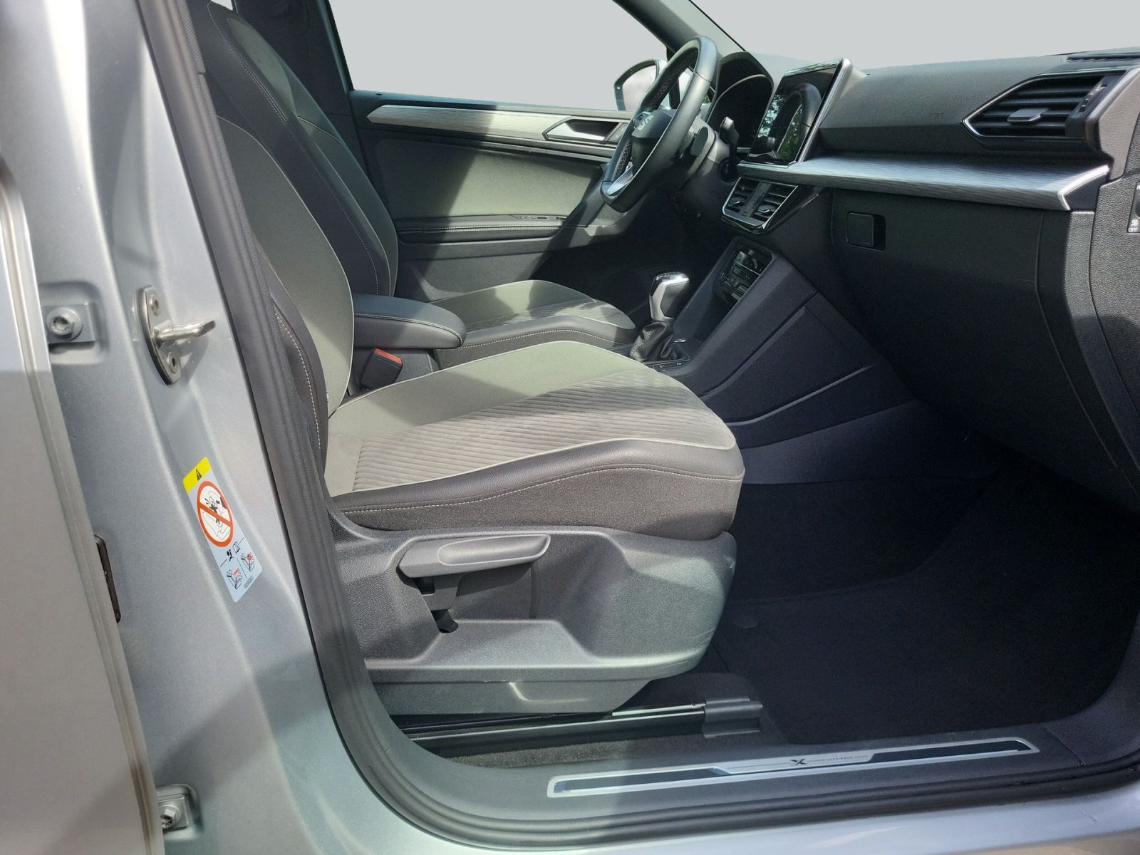 Seat Tarraco 1.4 TSI eHybrid DSG AHK 360° RFK 4xSHZ N