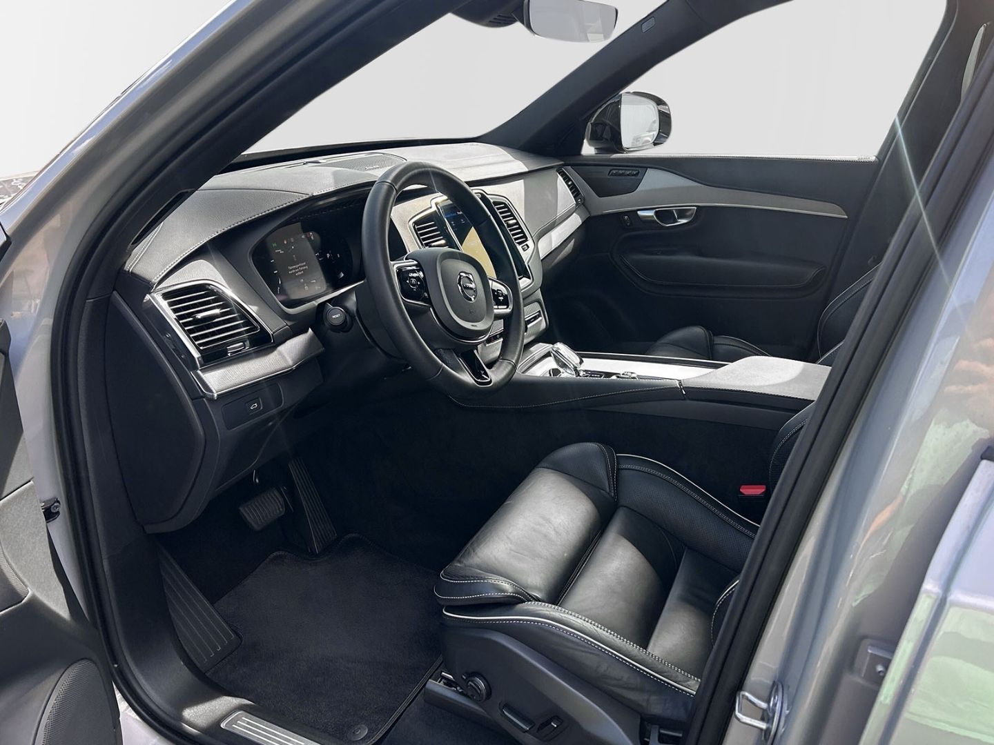 Volvo XC90 B5 Diesel AWD Plus - Samsaru's Car Outlet