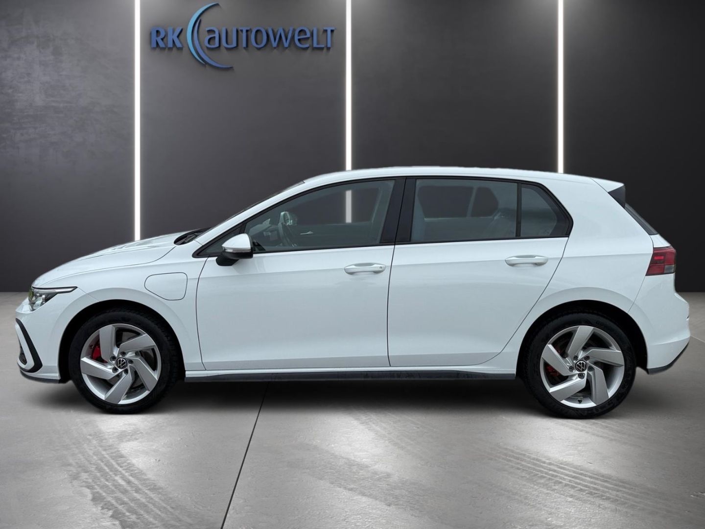 Volkswagen Golf 8 VIII GTE 1.4 eHybrid - Samsaru's Car Outlet