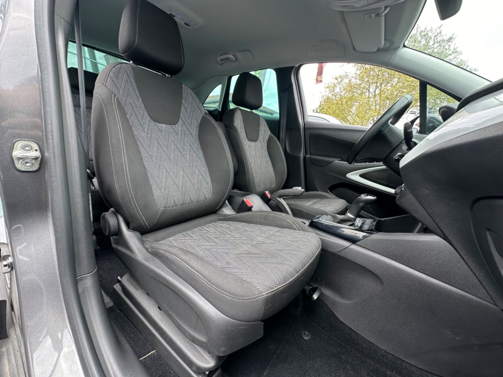 Opel Crossland 1.5 Diesel Aut. - Samsaru's Car Outlet