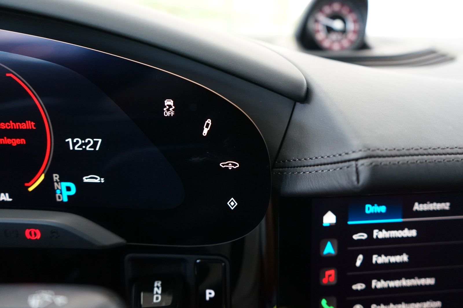Porsche Taycan 4 S*KREIDE/PANO/CHRONO/3xDISPLAY/MEGA !!