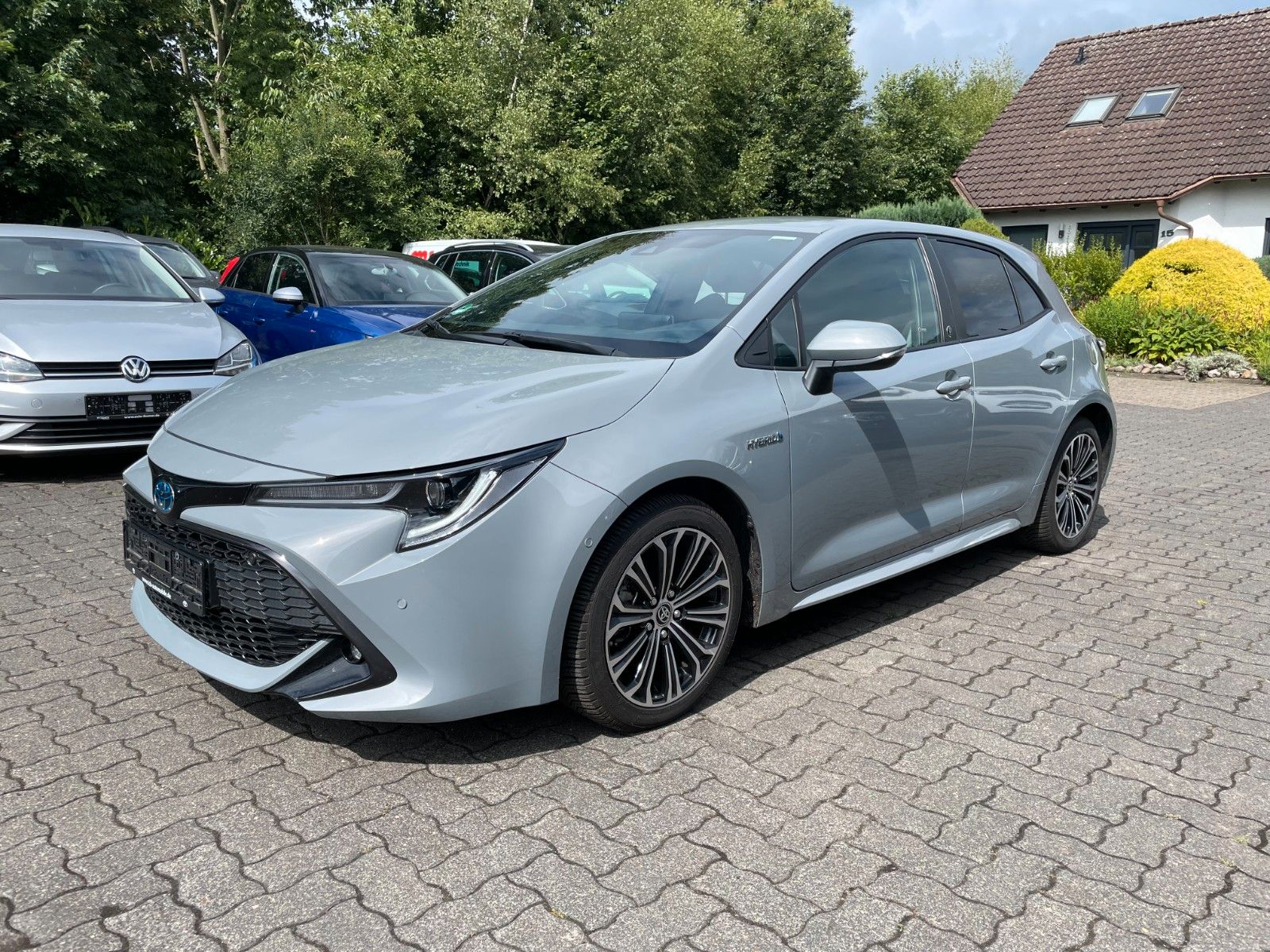 Toyota Corolla Hybrid - Samsaru's Car Outlet