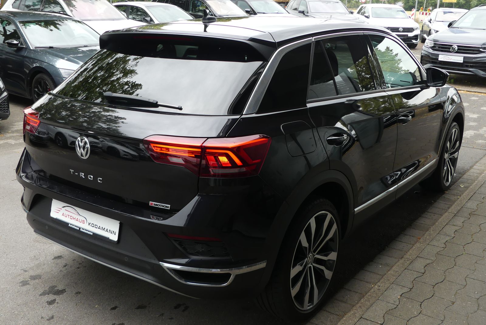 Volkswagen T-Roc Sport 4Motion - Samsaru's Car Outlet