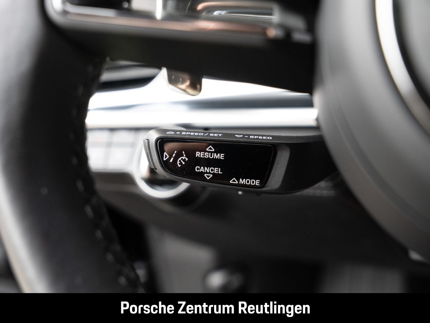 Porsche Panamera 4 E-Hybrid Platinum Edition HA-Lenkung