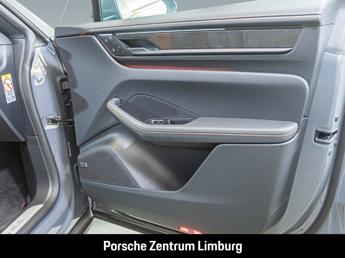 Porsche Macan 4S BOSE Luftfederung Panoramadach LED