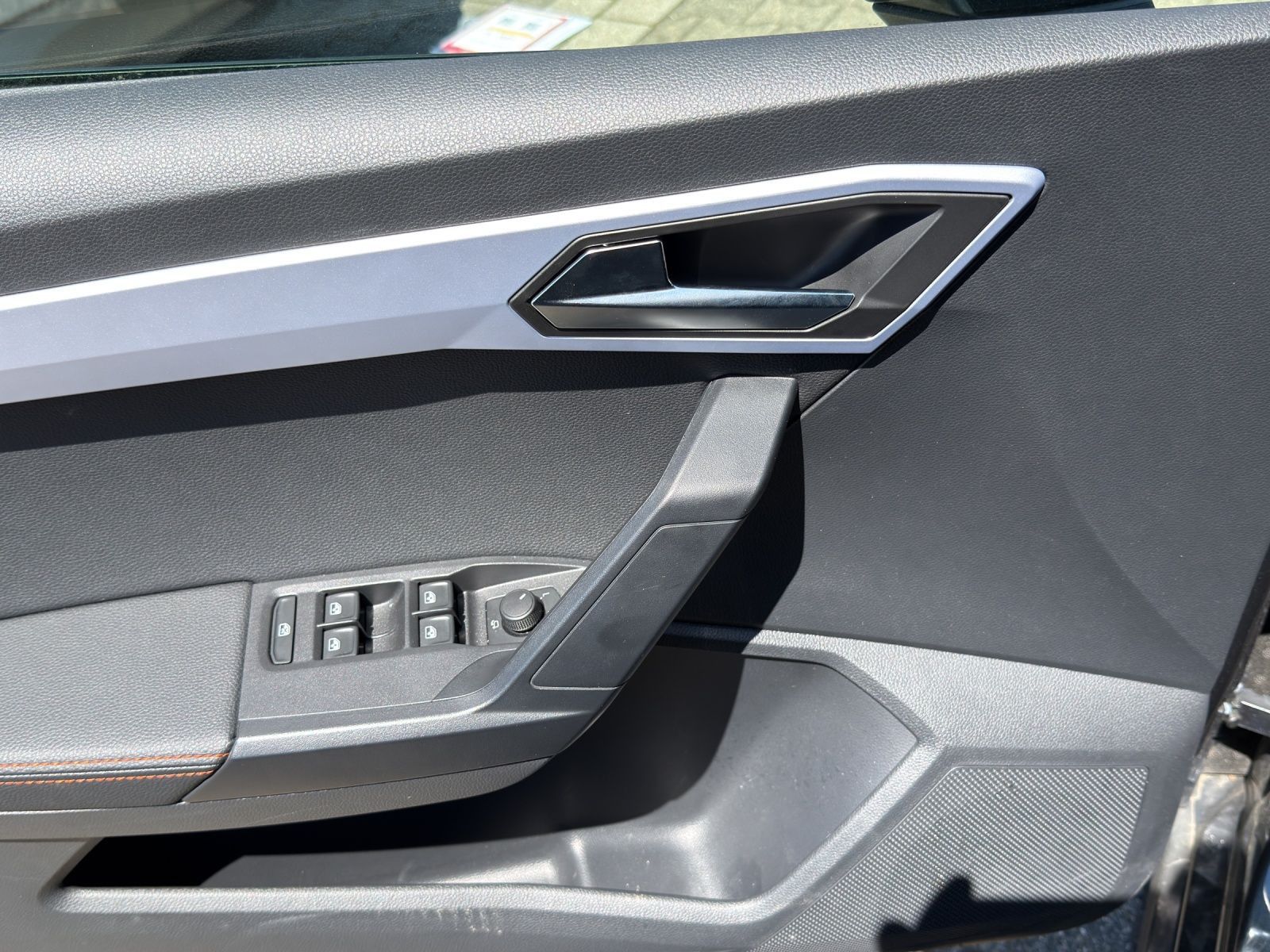 Seat Arona 1.5 TSI DSG FR AHK KAMERA PARKLENK NAVI AC