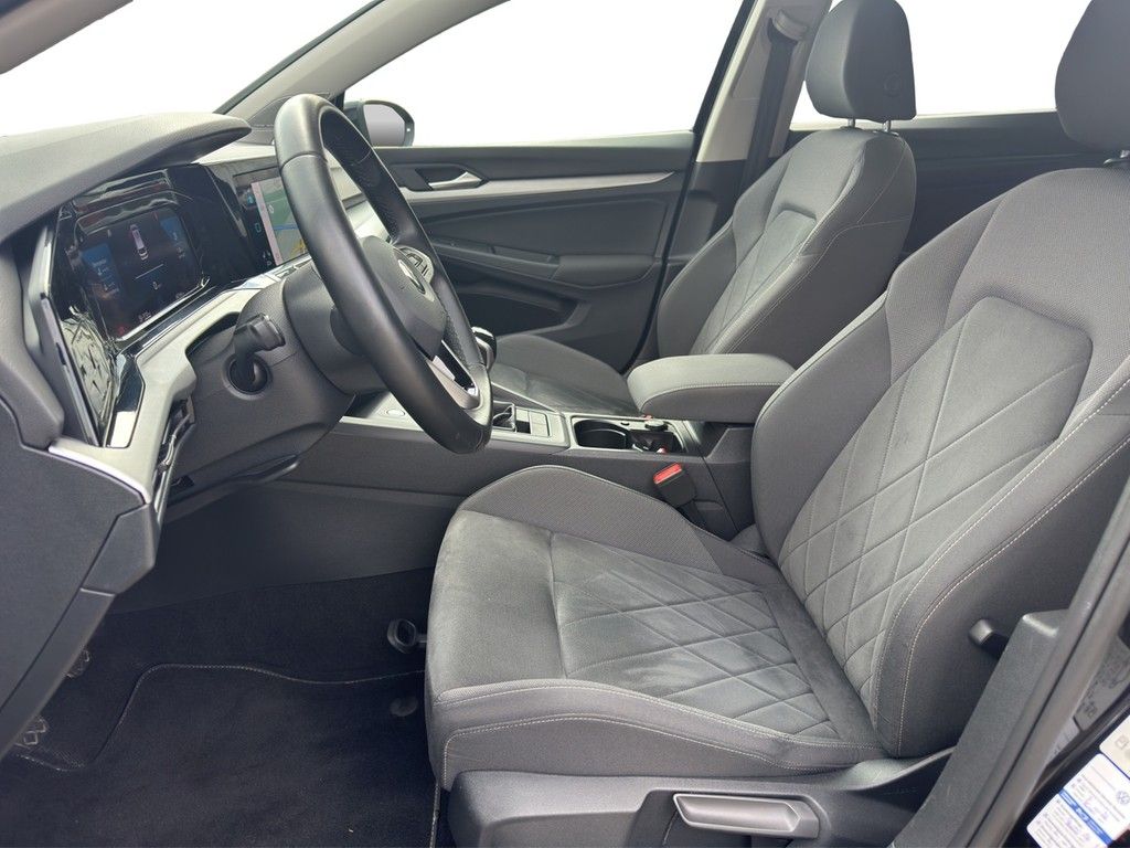 Volkswagen Golf VIII Variant 2.0 TDI Life - Samsaru's Car Outlet
