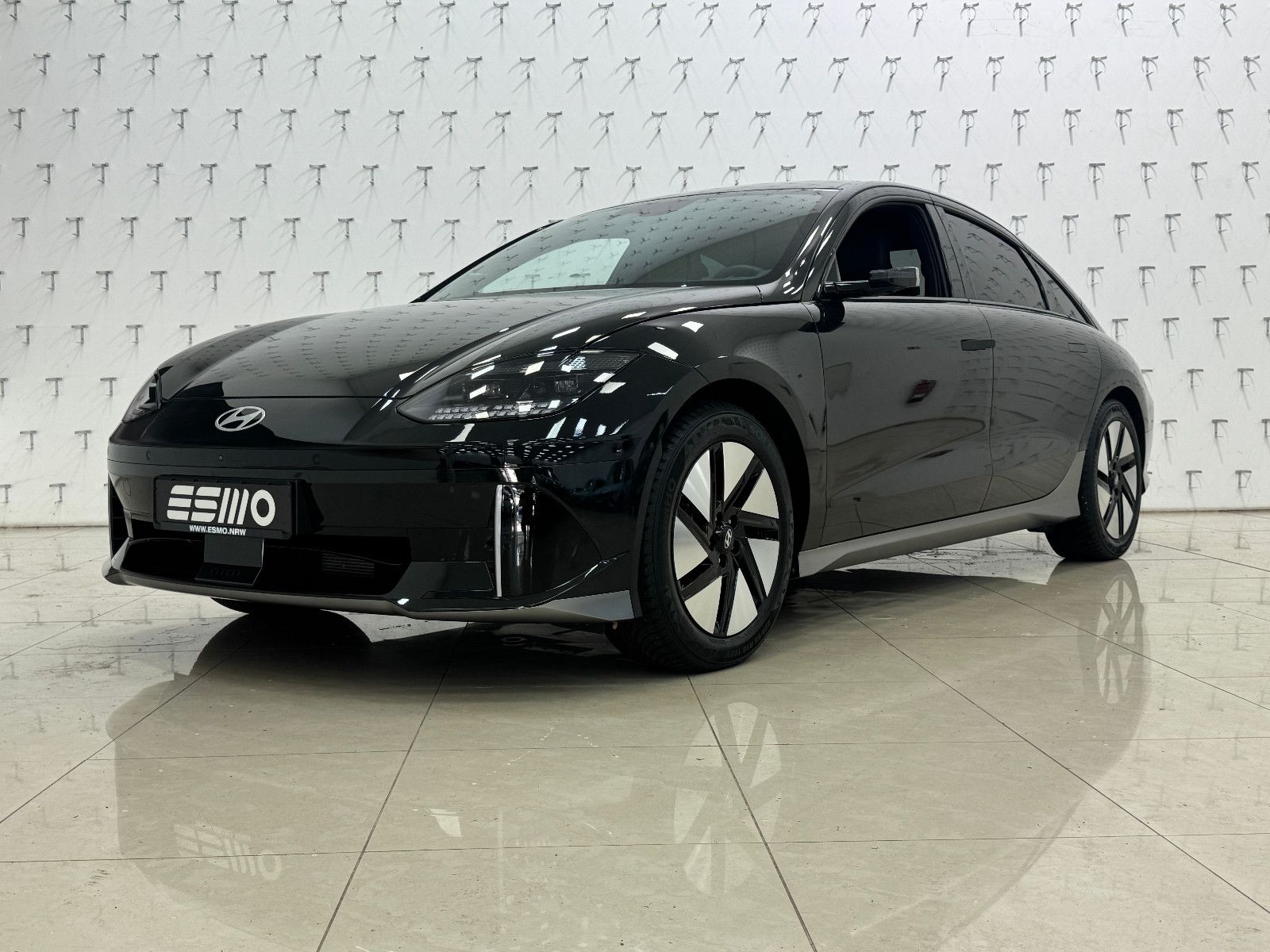 Hyundai IONIQ 6 77,4kWh 325ps 4WD Uniq 360°K/BOSE/DIGI