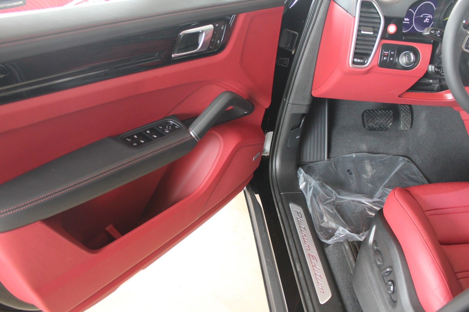 Porsche Cayenne E-Hybrid Platinum Edition/SportChrono