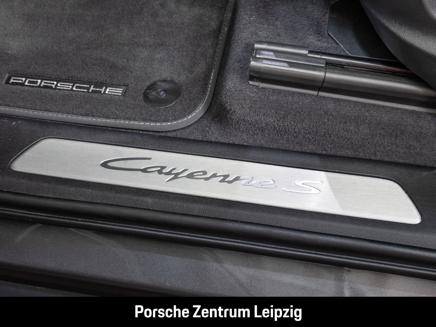 Porsche Cayenne S E-Hybrid PDCC Sitzlüftung InnoDrive He