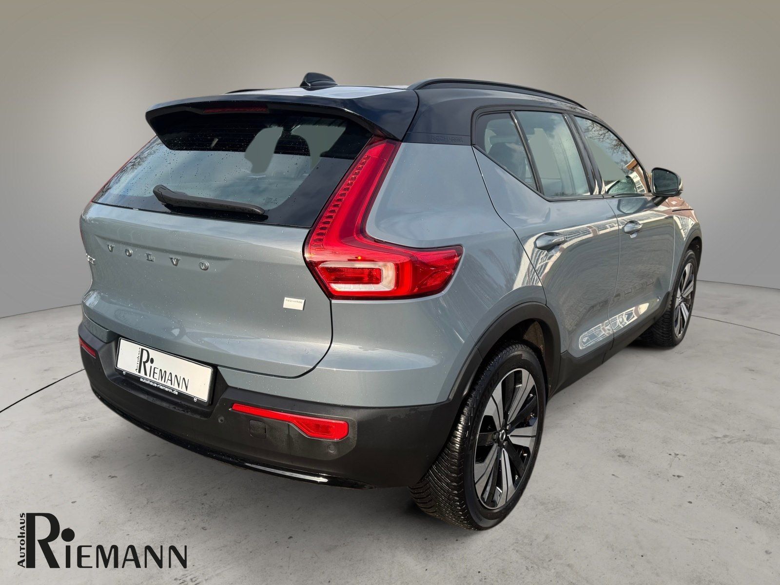 Volvo XC40 Recharge Single Motor Plus + Winter-Paket