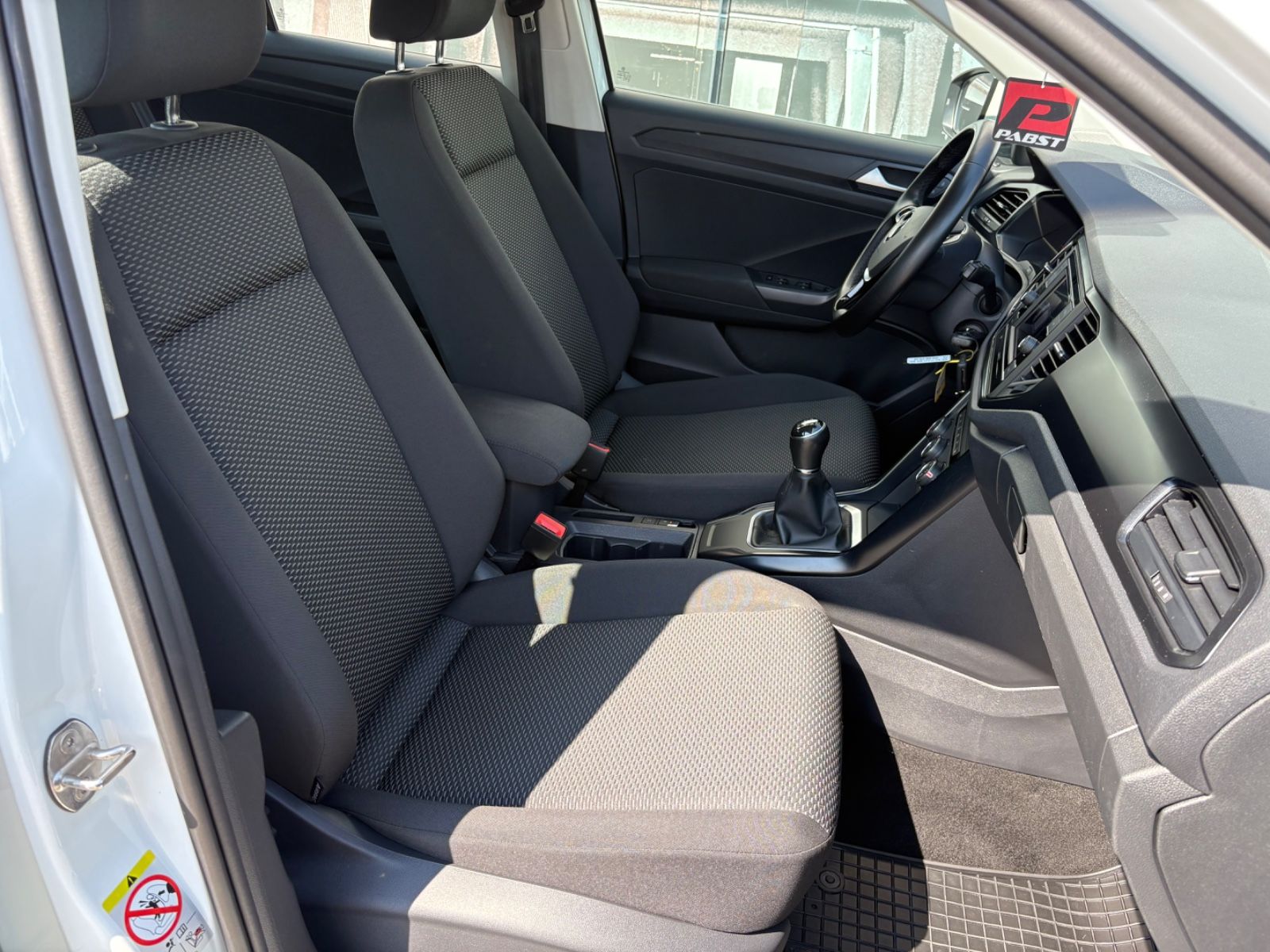 Volkswagen T-Roc - Samsaru's Car Outlet