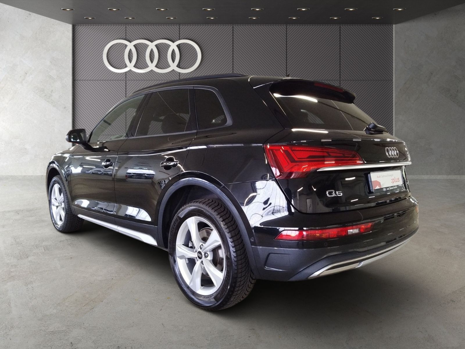 Audi Q5 45 TFSI quattro S tronic advanced - Samsaru's Car Outlet