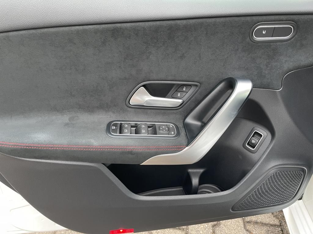 Mercedes-Benz A 200 Limo - Samsaru's Car Outlet