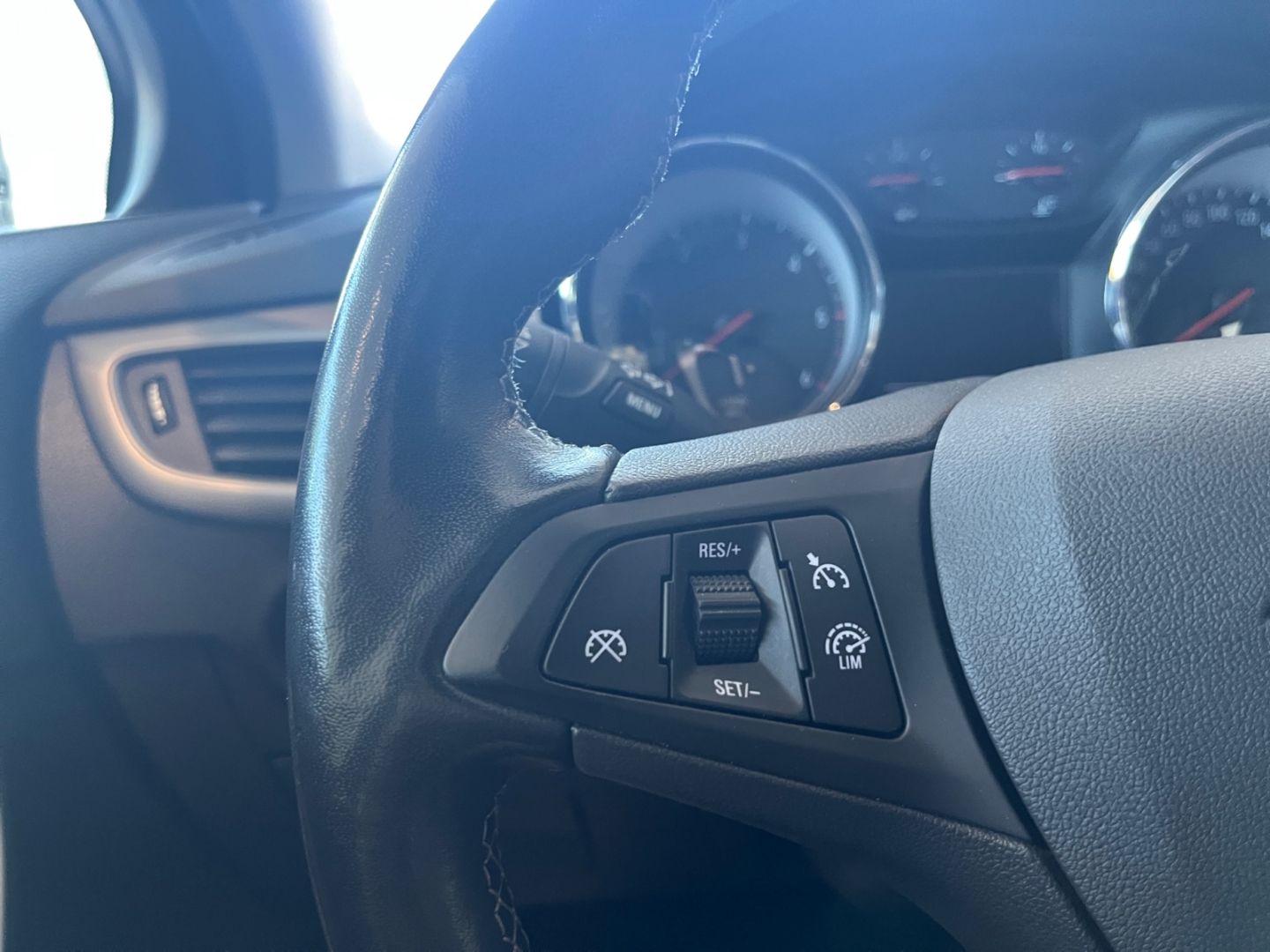 Opel Astra 1.5 D ST Automatik Edition - Samsaru's Car Outlet