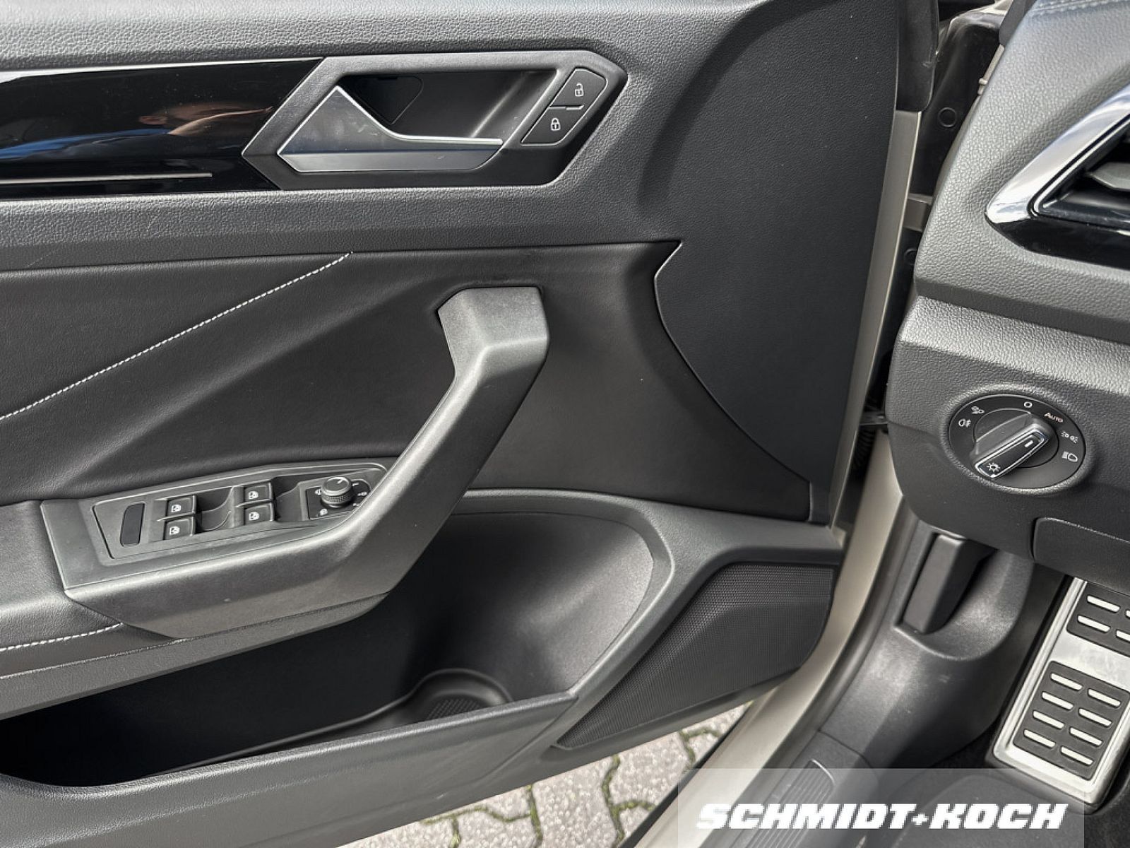 Volkswagen T-Roc R-Line 1.5 TSI - Samsaru's Car Outlet