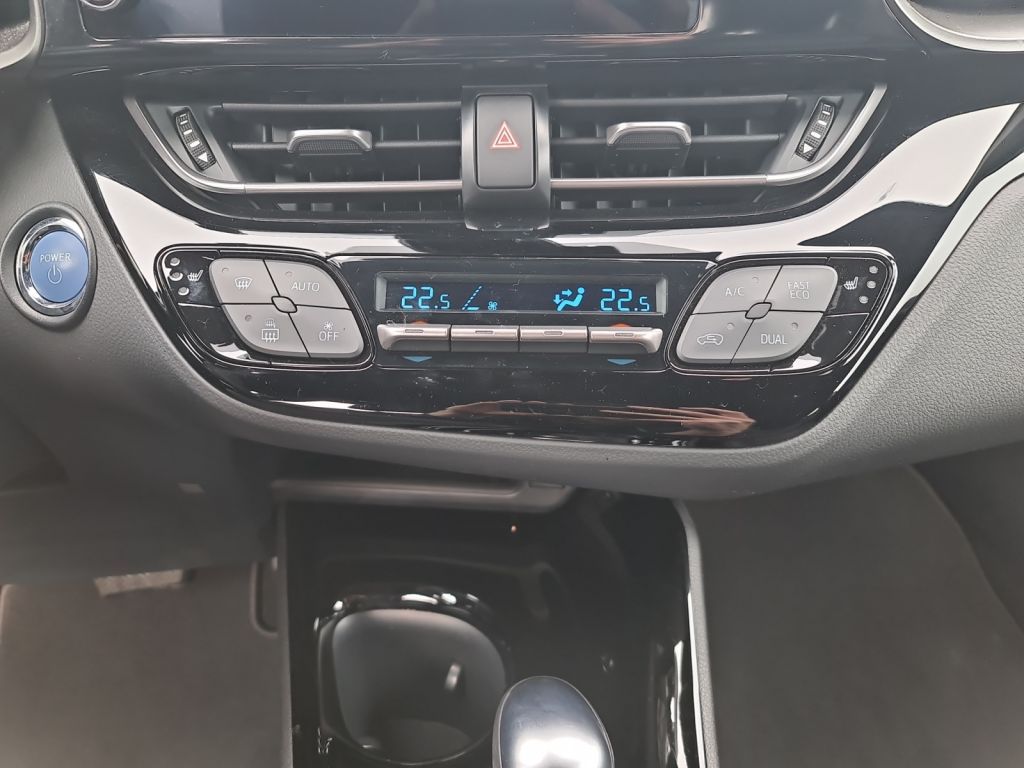Toyota C-HR Hybrid - Samsaru's Car Outlet