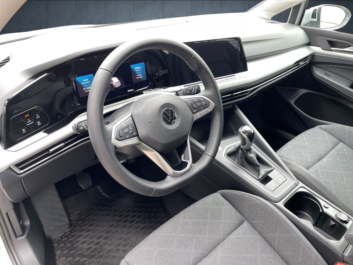 Volkswagen Golf VIII Life 1.5 TSI - Samsaru's Car Outlet