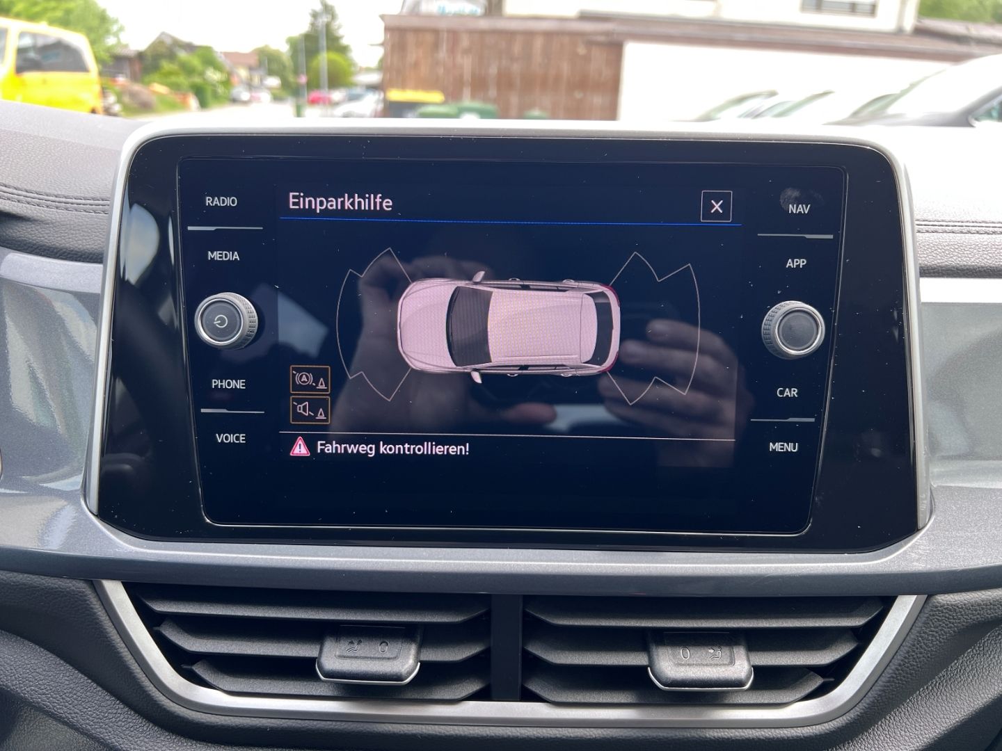 Volkswagen T-Roc 1.0TSI Style - Samsaru's Car Outlet