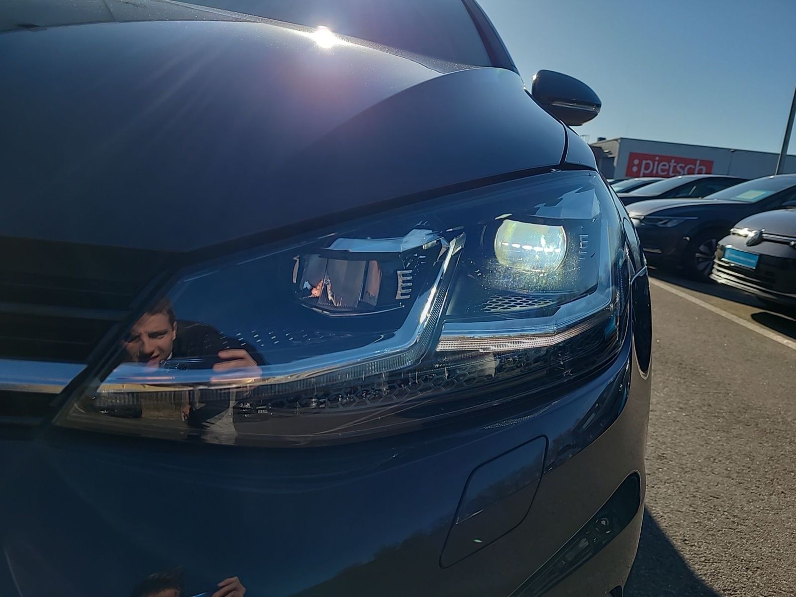 Volkswagen Golf VII Variant 1.5 TSI DSG - Samsaru's Car Outlet