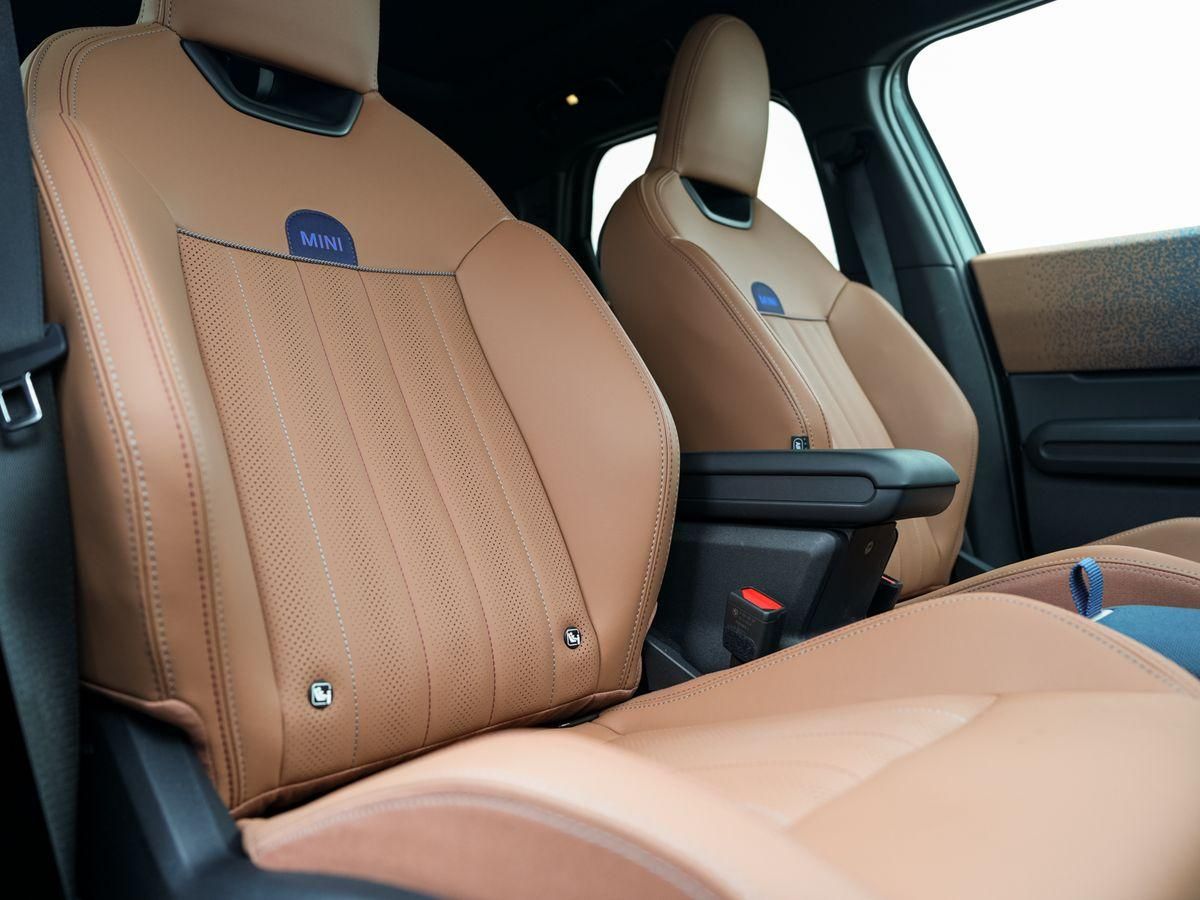 MINI Countryman C Favoured-T Paket XL - Samsaru's Car Outlet